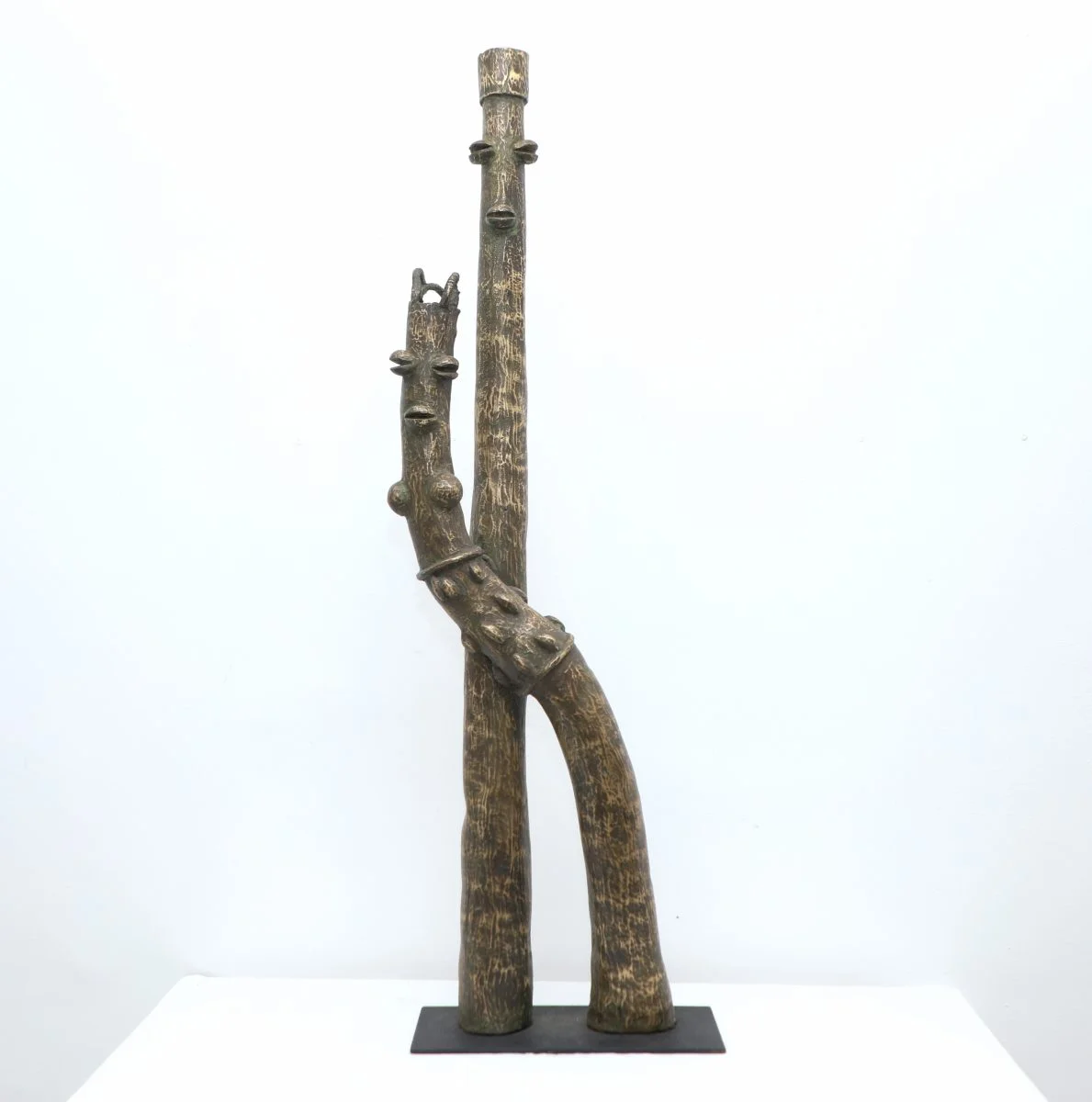 Ki siriki 2019 collés serrés sculture en bronze